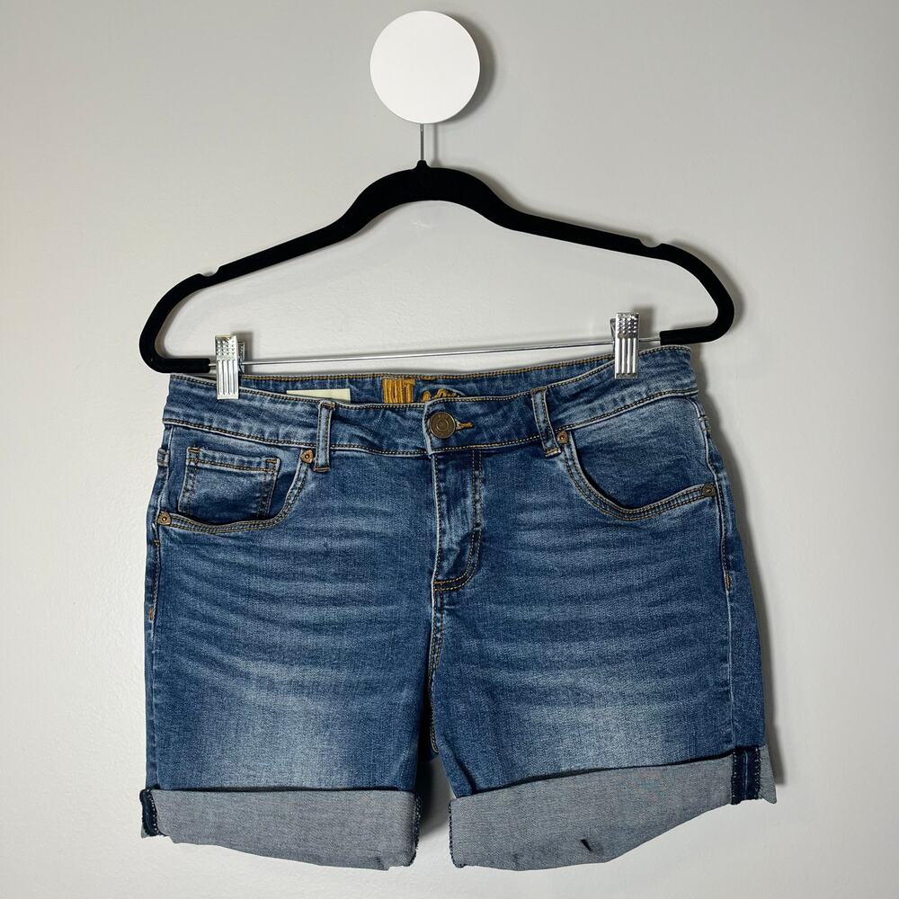 Kut women's Katy boyfriend denim short mid wash low rise stretch rolled cuff